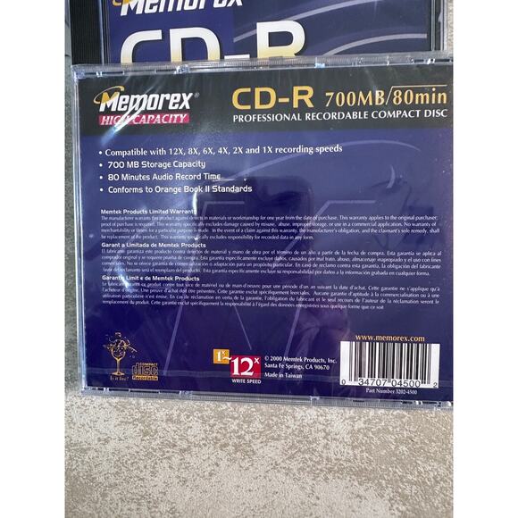 5 CD-R High Capacity Memorex recordable disc 45 cd sleeves 2 plastic cd cases - Picture 2 of 4